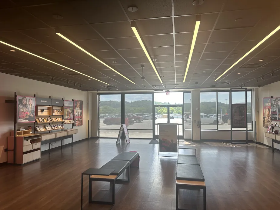  Interior photo of T-Mobile Store at Summit Square, Calcutta, OH 