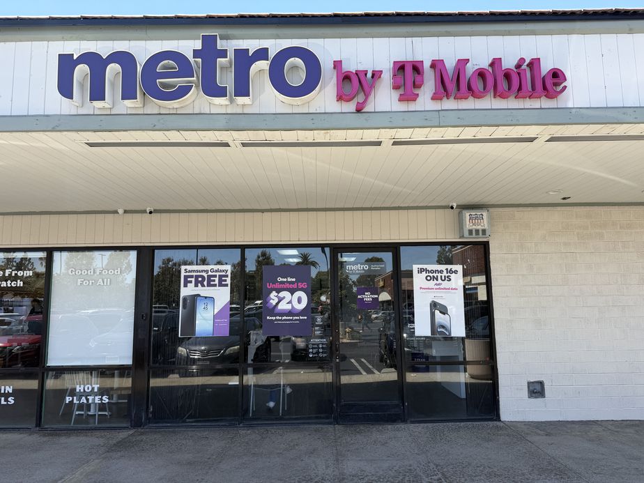 Metro by T-Mobile 1635 E 103rd St - 1635 E 103rd St 