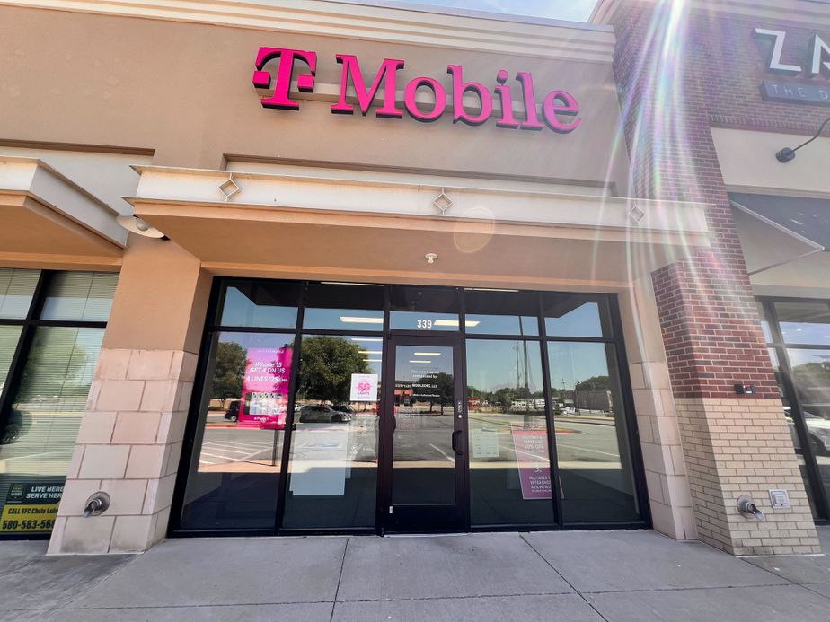 Exterior photo of T-Mobile Store at Lawton Town Center, Lawton, OK