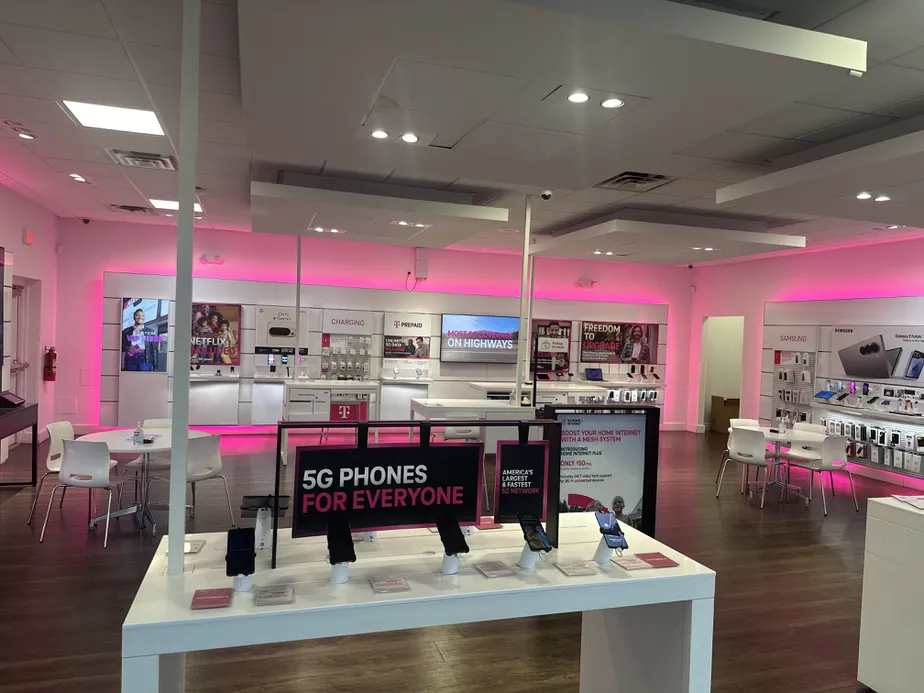  Interior photo of T-Mobile Store at 2000 W & 1800 N, Clinton, UT 