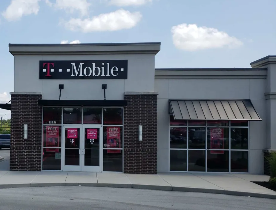 Exterior photo of T-Mobile store at Hunters Crossing & Louisville Rd., Alcoa, TN