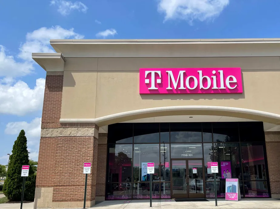 Exterior photo of T-Mobile store at Winchester Rd & Polo Club Dr, Memphis, TN