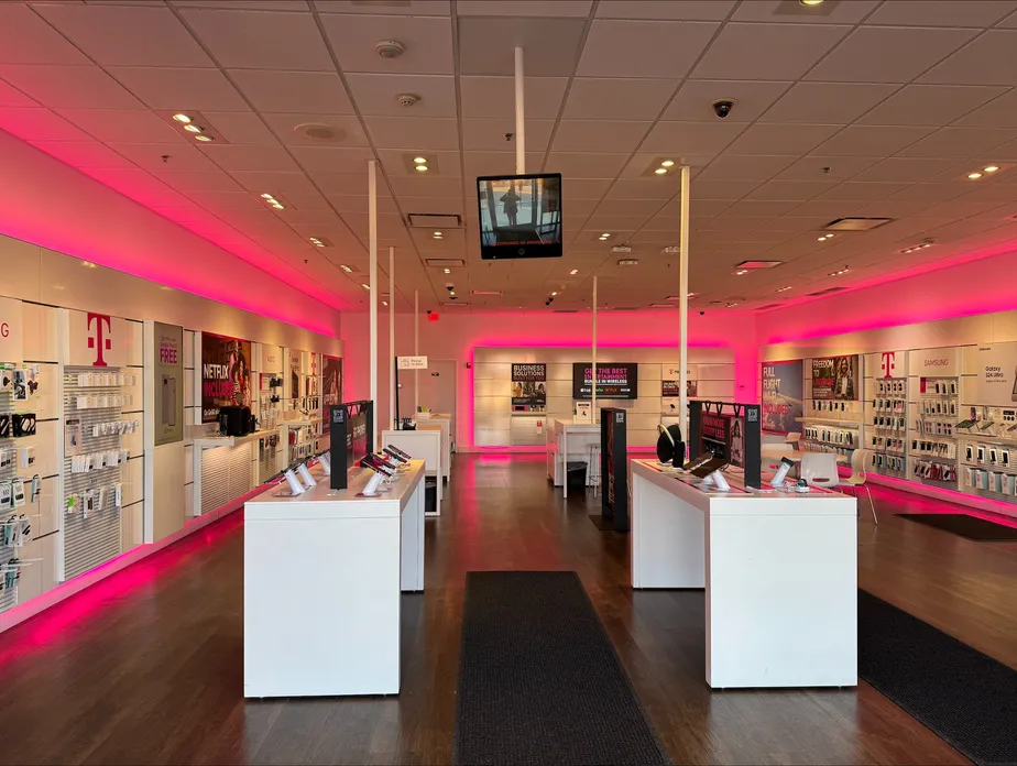  Interior photo of T-Mobile Store at Rt 83 & Rollins Rd, Round Lake Beach, IL 
