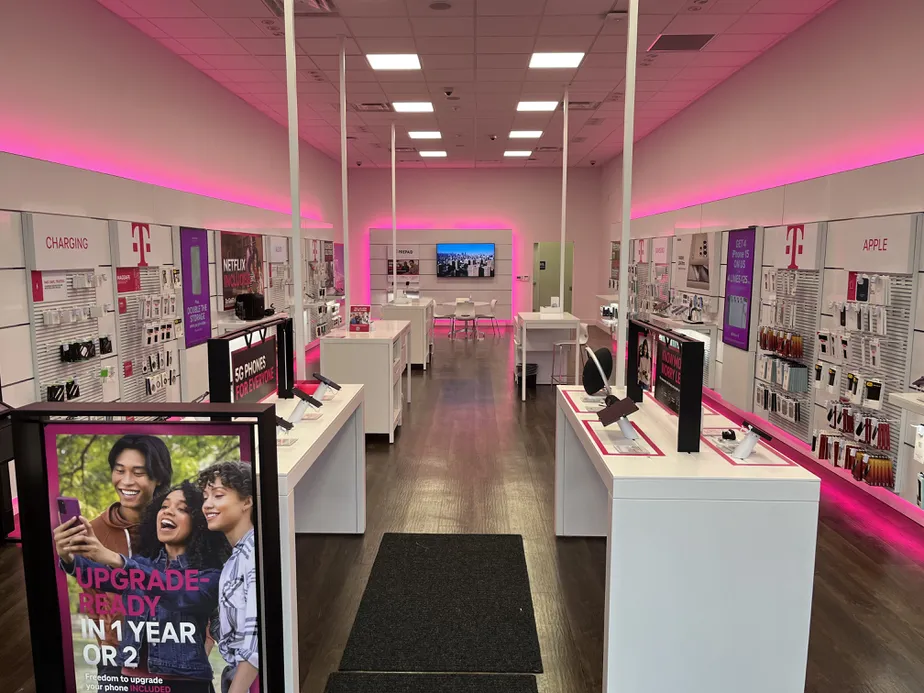  Interior photo of T-Mobile Store at Reynoldsburg SR 256, Reynoldsburg, OH 