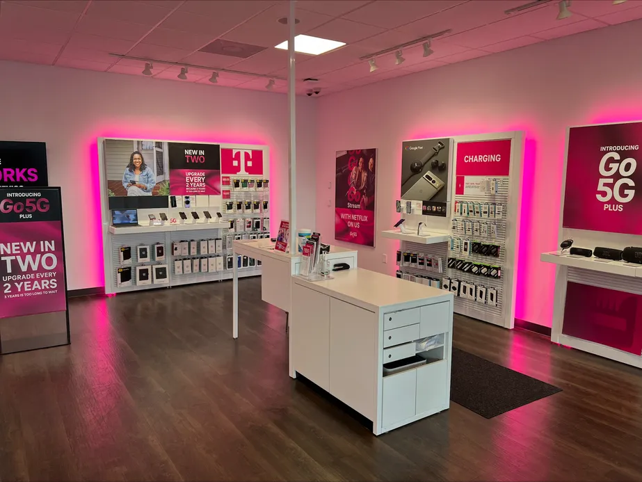 Foto del interior de la tienda T-Mobile en 434 Center, Longwood, FL