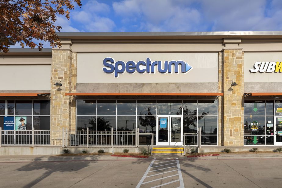 Spectrum - 3902 E Hwy 377 