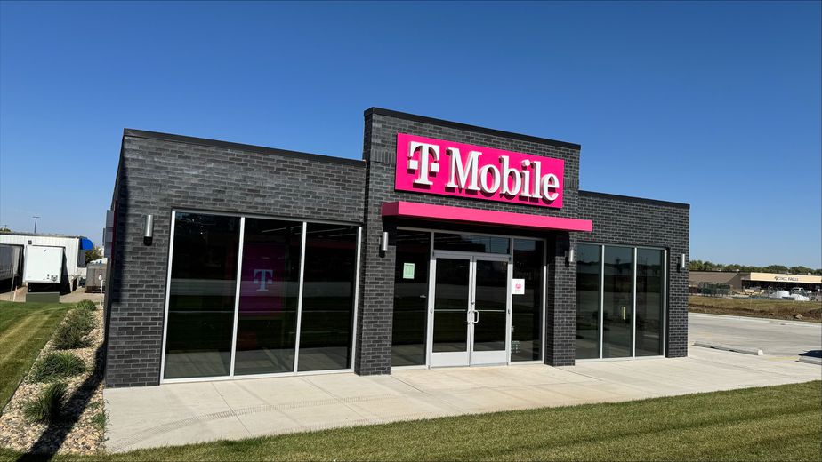Exterior photo of T-Mobile Store at Hawkeye & 12th, Le Mars, IA