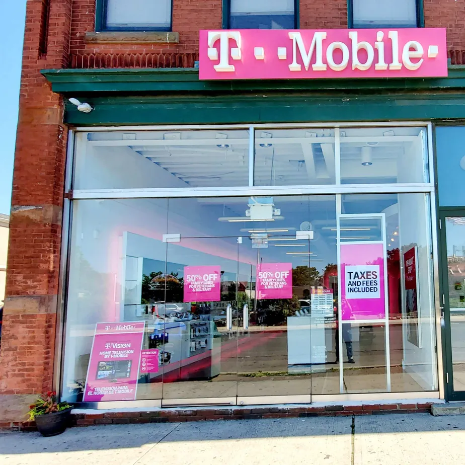 Exterior photo of T-Mobile store at Broadway & 3rd Ave, Long Branch, NJ