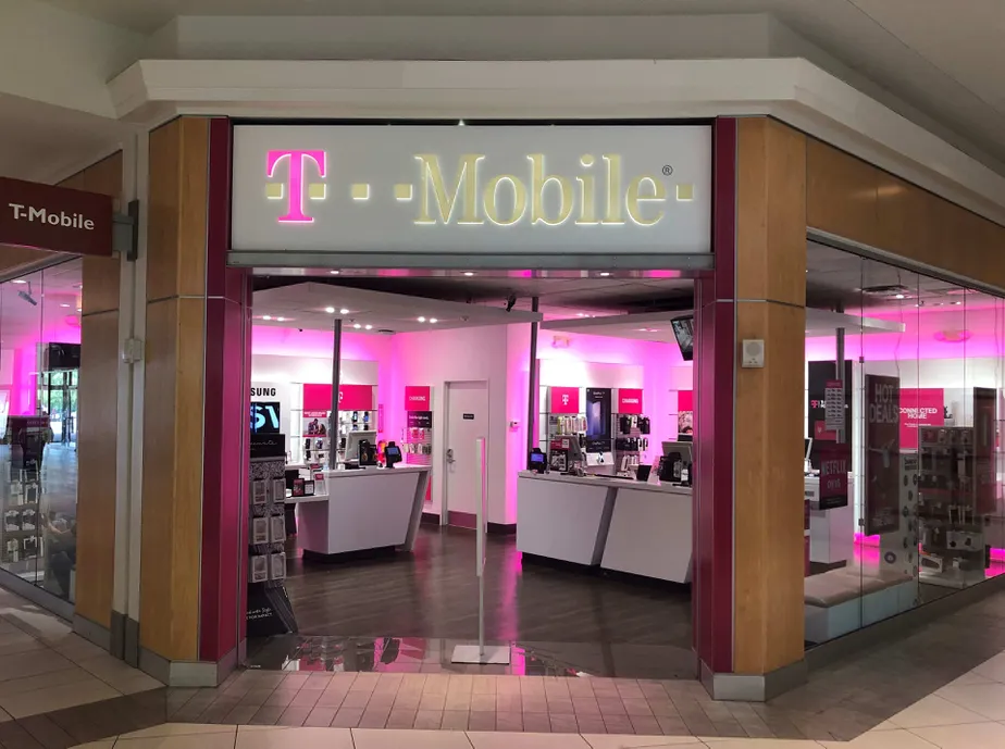 Exterior photo of T-Mobile store at Cumberland Mall, Atlanta, GA