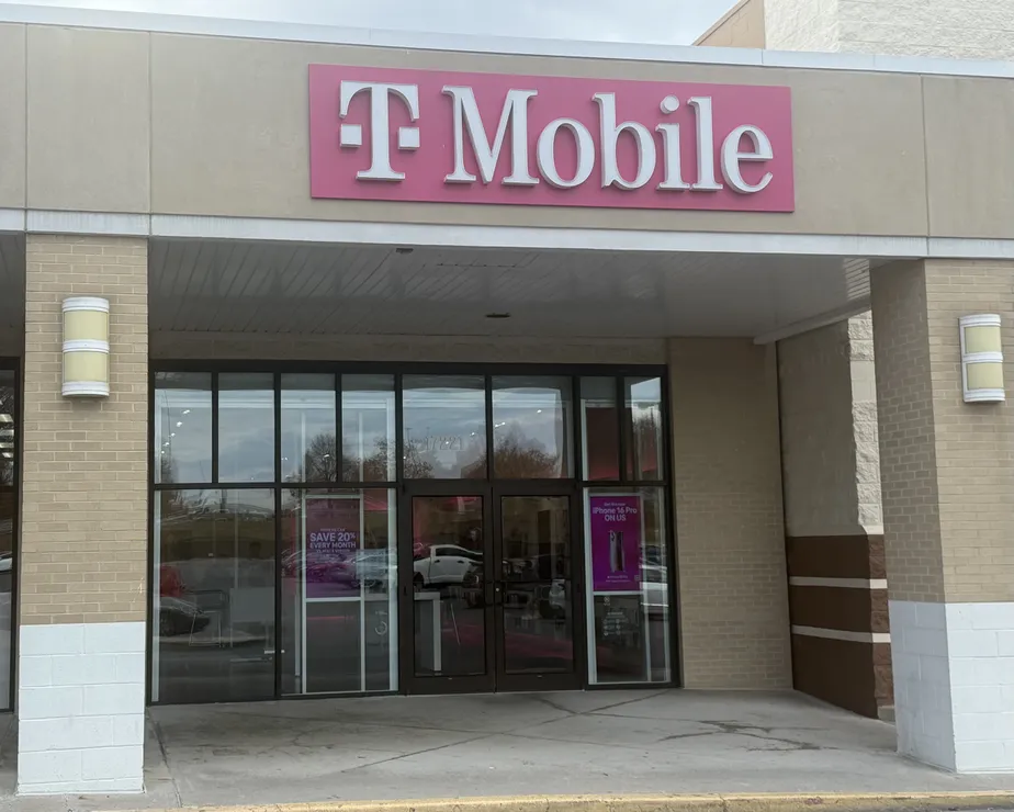  Exterior photo of T-Mobile Store at Crosspoint Shopping Central, Hagerstown, MD 