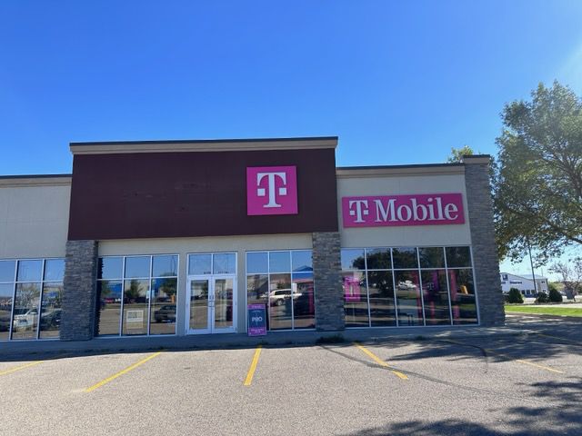 Exterior photo of T-Mobile Store at 26th St SW & 8th Ave SW, Jamestown, ND