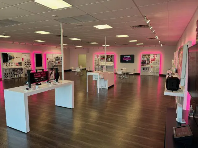  Interior photo of T-Mobile Store at W Main & Stonewall, Waynesboro, VA 