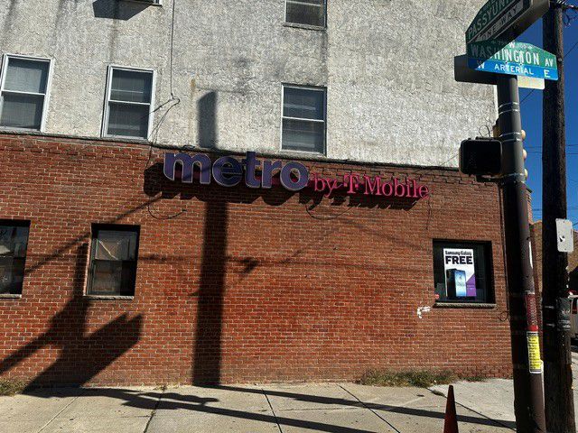 Metro by T-Mobile 1414 Point Breeze Ave - 1414 Point Breeze Ave
