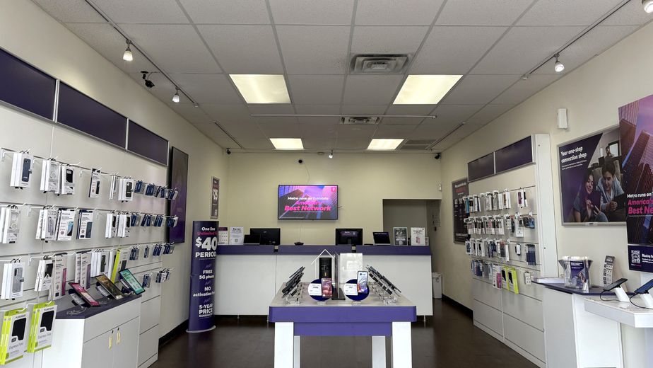 Metro by T-Mobile 601 N Saginaw Blvd - 601 N Saginaw Blvd 