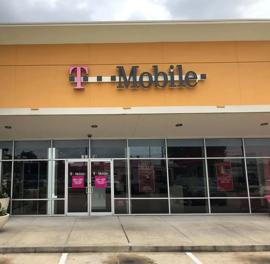 Exterior photo of T-Mobile store at I-10 & Silber, Houston, TX