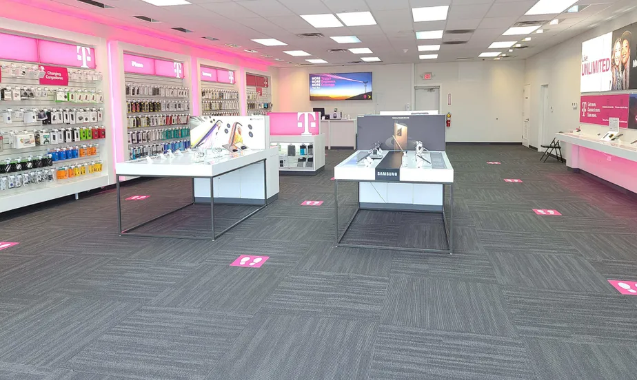 Interior photo of T-Mobile Store at Aerenson Dr & N Dupont Blvd, Milford, DE