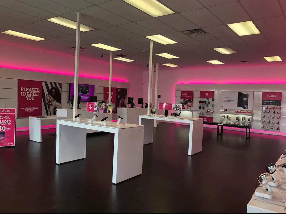 Interior photo of T-Mobile Store at S Elm Place & 121st St, Broken Arrow, OK