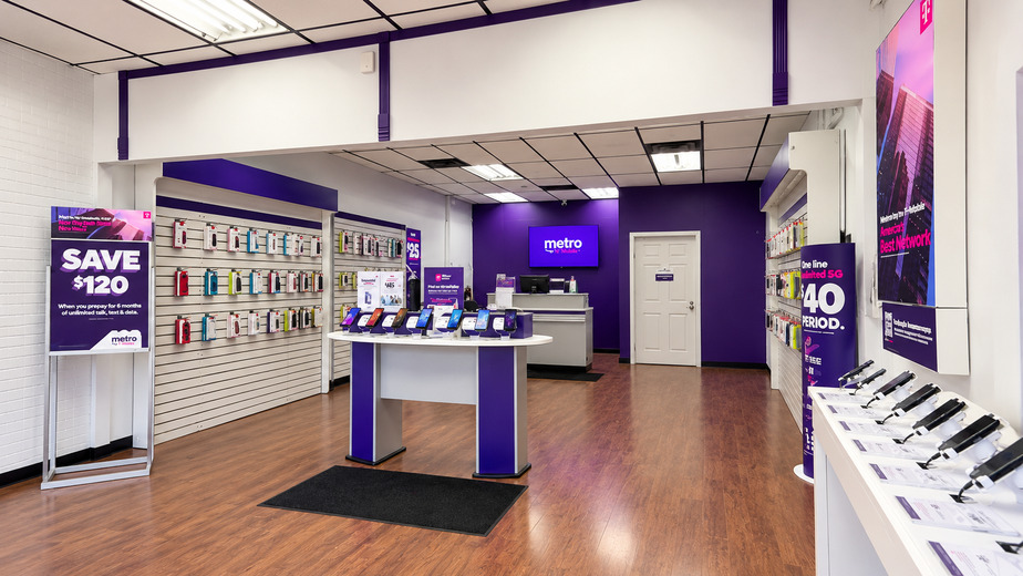 Metro by T-Mobile 1017 State St - 1017 State St