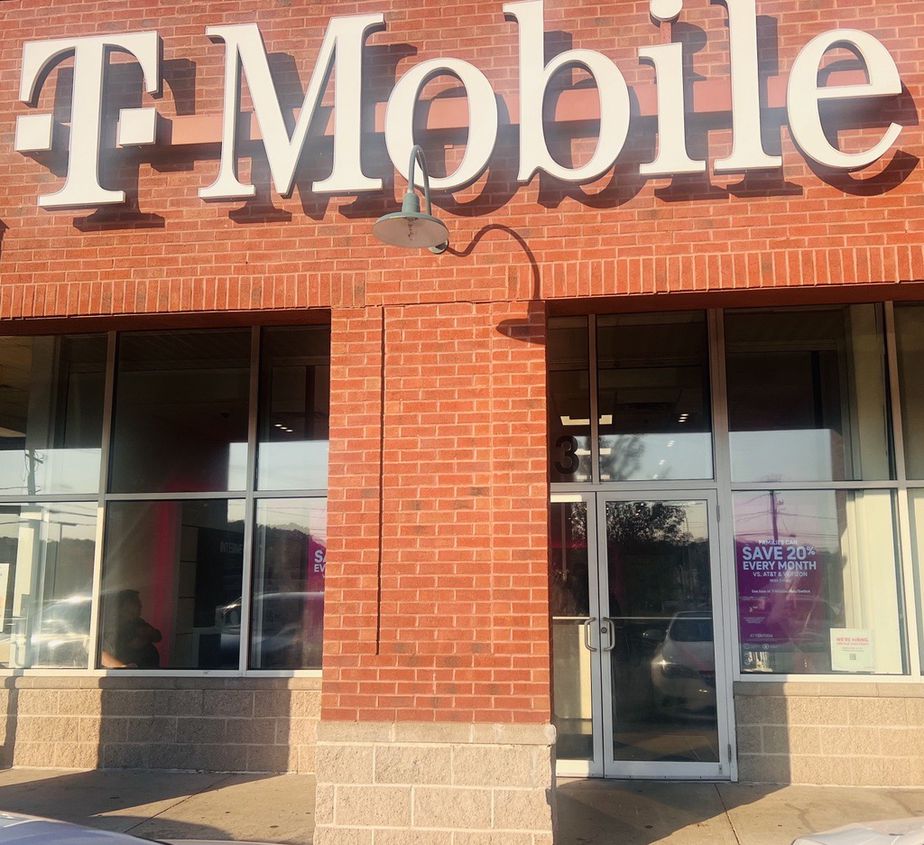 Exterior photo of T-Mobile Store at Hale Rd & Deming St, Manchester, CT