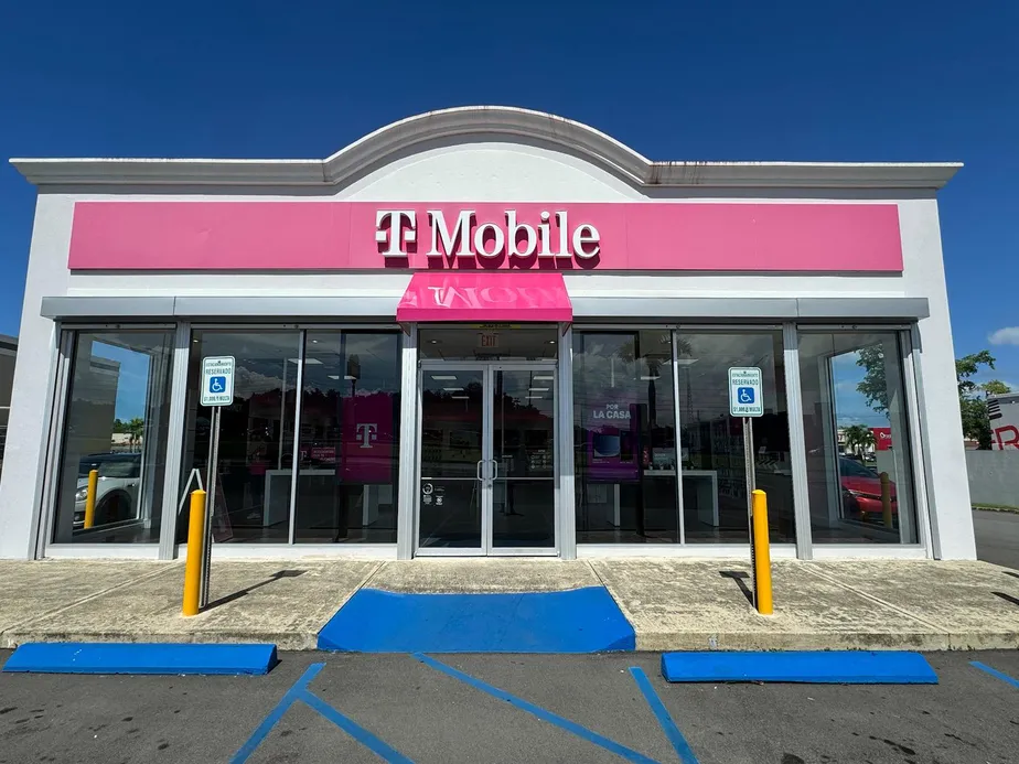  Exterior photo of T-Mobile Store at Plaza Anasco, Anasco, PR 