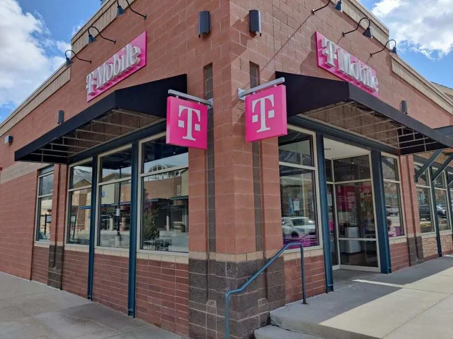  Exterior photo of T-Mobile store at Market St & Wulfson Rd, Glenwood Springs, CO 