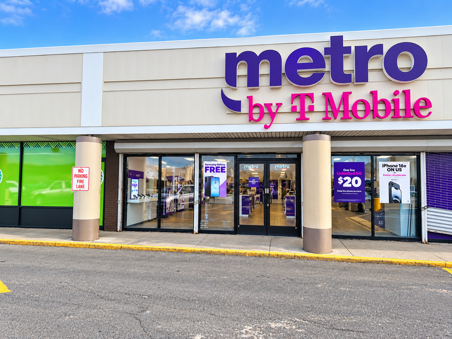 Metro by T-Mobile 3817 Aramingo Ave - 3817 Aramingo Ave 