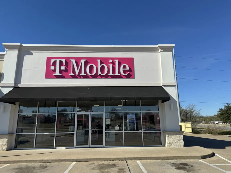  Exterior photo of T-Mobile Store at TX 64 & Hwy 323, Tyler, TX 