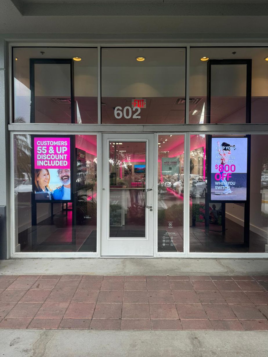 Exterior photo of T-Mobile Store at Tamiami Trl N & 106th Ave N, Naples, FL