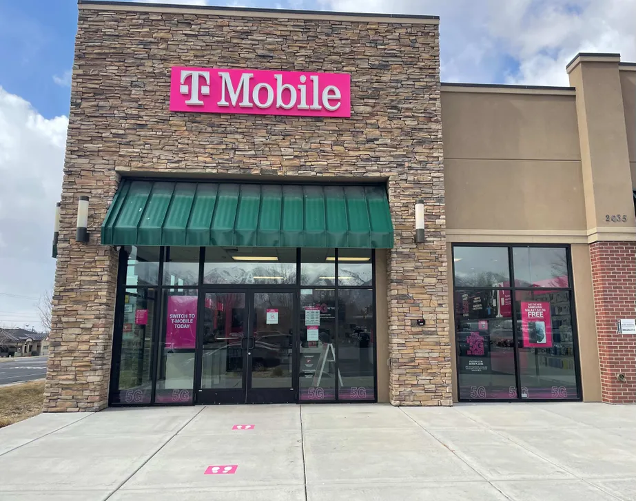 Exterior photo of T-Mobile store at Harris Blvd & N 700 W, Layton, UT