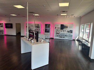 Interior photo of T-Mobile Store at Loudoun Street, Winchester, VA