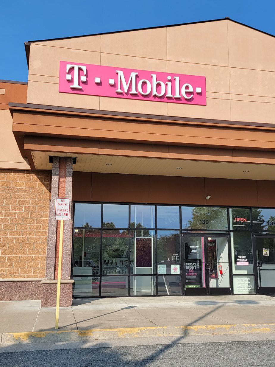 Exterior photo of T-Mobile Store at Rutherford Crossing, Winchester, VA