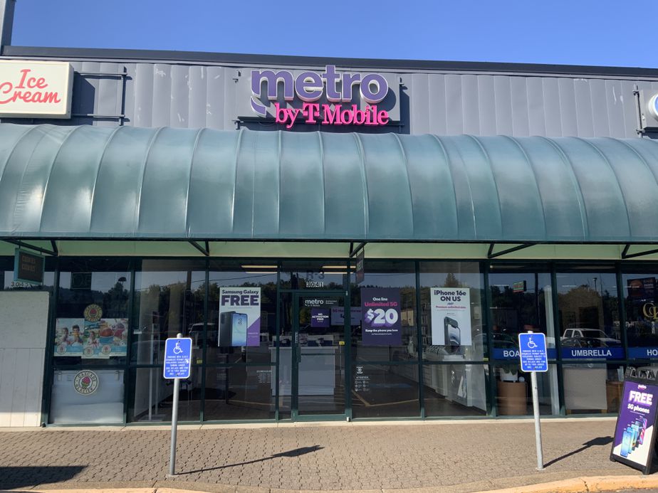 Metro by T-Mobile 3041 W 11th Ave - 3041 W 11th Ave