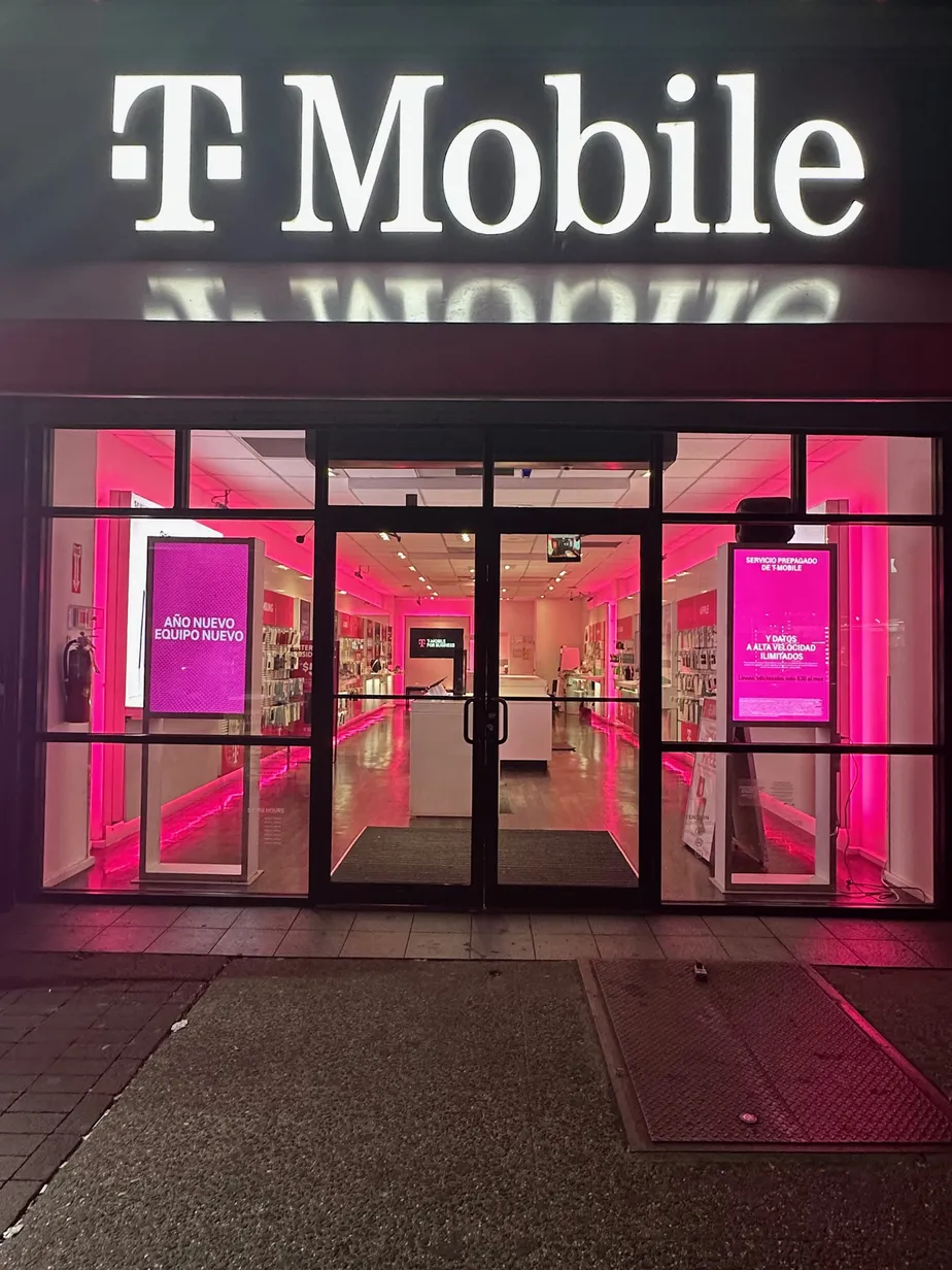 TMobile Junction Blvd & Roosevelt Ave Corona, NY