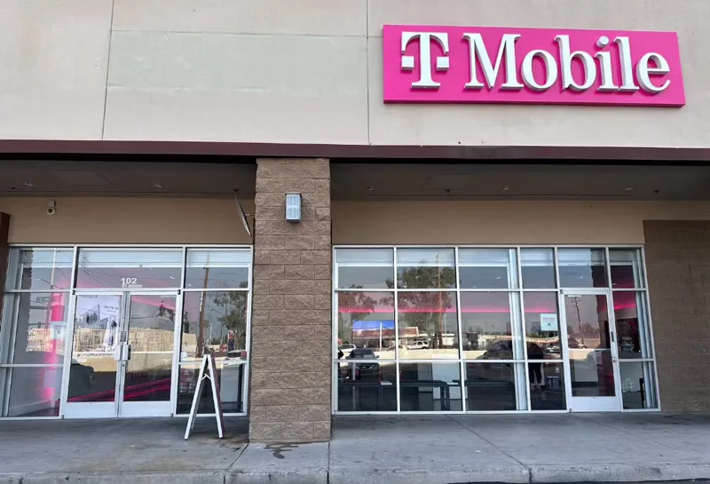 Exterior photo of T-Mobile Store at 75th & Mcdowell, Phoenix, AZ 