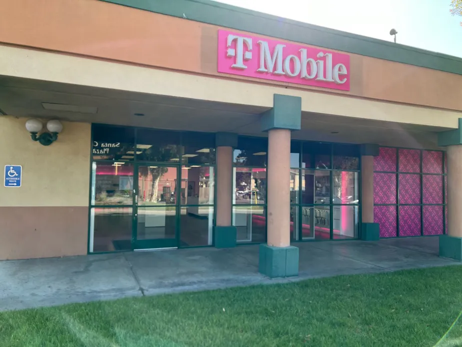  Exterior photo of T-Mobile Store at Santa Cruz Plaza, Santa Paula, CA 