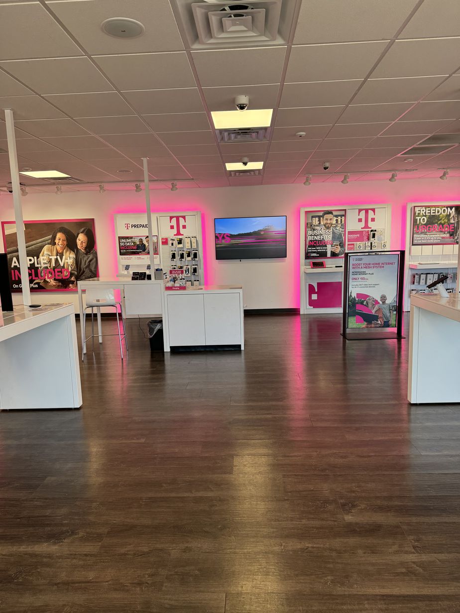 Interior photo of T-Mobile Store at 41st & Elmwood, Sioux Falls, SD