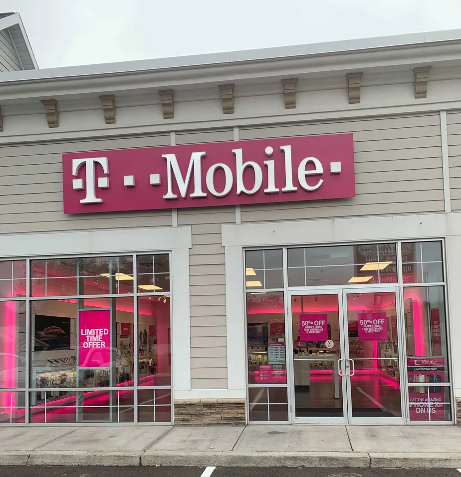  Exterior photo of T-Mobile store at W Main Street Rd & Lewiston Rd, Batavia, NY 