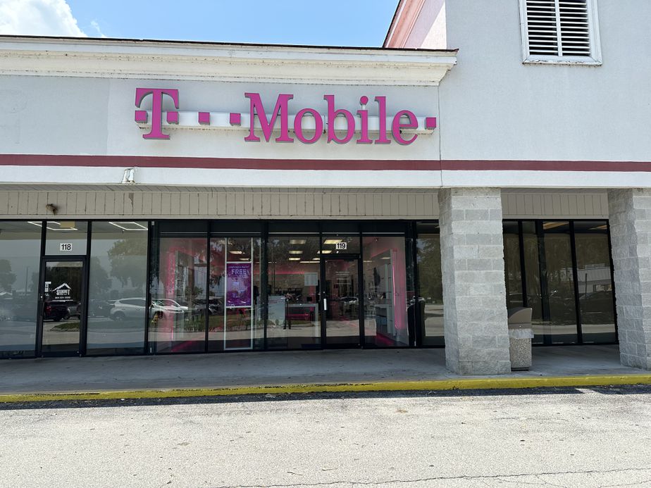 Exterior photo of T-Mobile Store at N Orange Ave & Harbor Rd, Green Cove Springs, FL