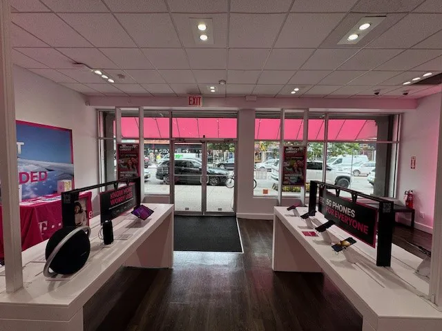  Interior photo of T-Mobile Store at Steinway & 30th, Astoria, NY 
