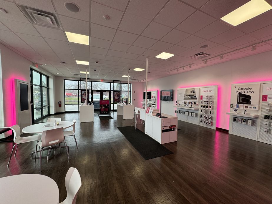Interior photo of T-Mobile Store at Route 47 & Country Club Rd, Woodstock, IL