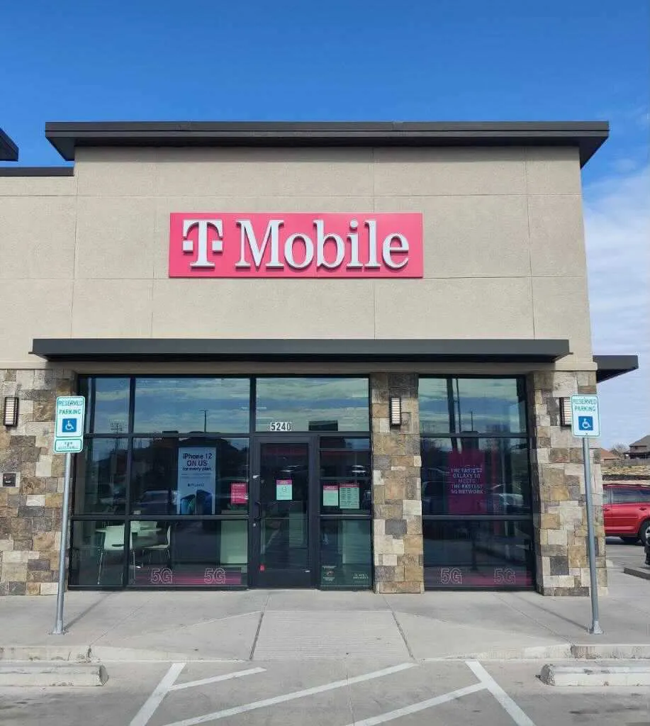 Exterior photo of T-Mobile store at Summer Creek & Sycamore School, Fort Worth, TX