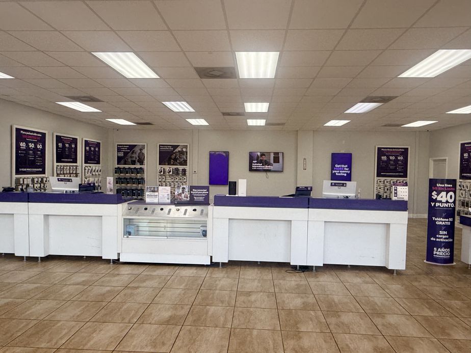 Metro by T-Mobile 4222 S Claiborne Ave - 4222 S Claiborne Ave 
