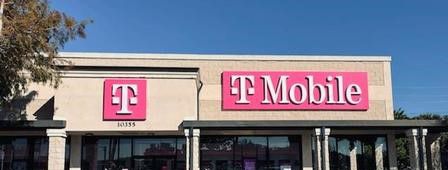 Exterior photo of T-Mobile Store at Ulmerton Rd & Seminole Blvd, Largo, FL