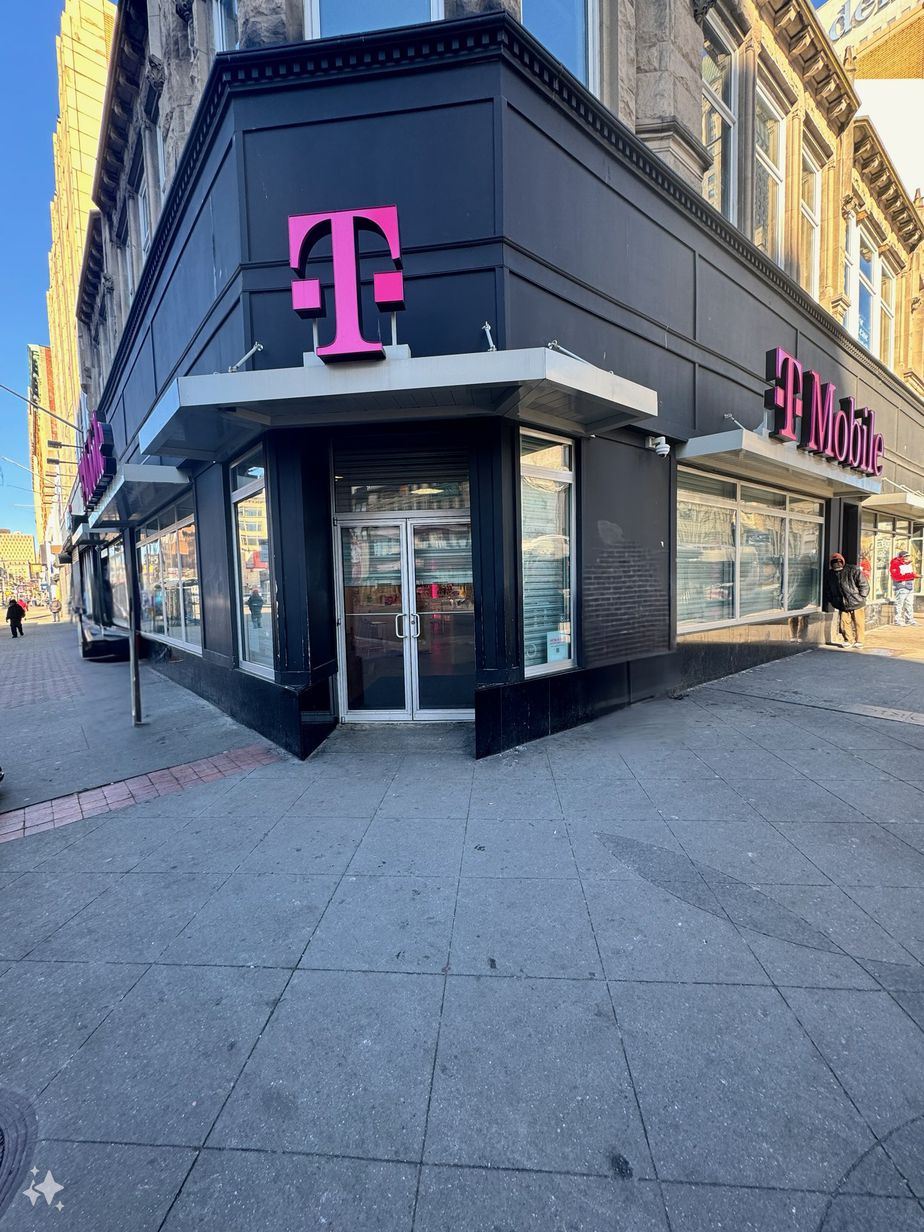 Exterior photo of T-Mobile Store at Market & Broad, Newark, NJ