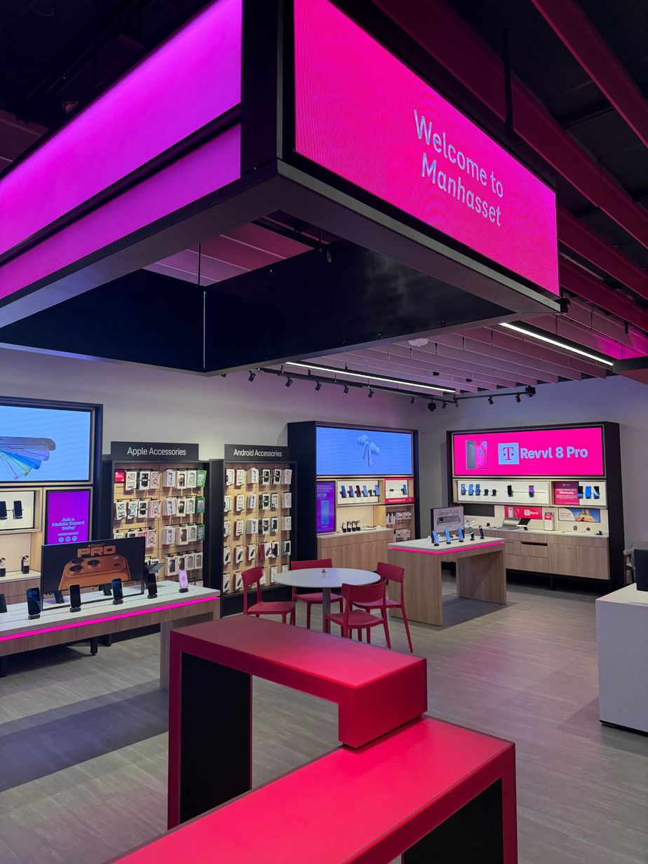  Interior photo of T-Mobile Store at Northern & Manhasset Woods, Manhasset, NY 