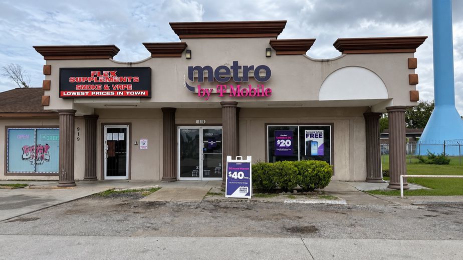 Metro by T-Mobile 919 Freeport St - 919 Freeport St 