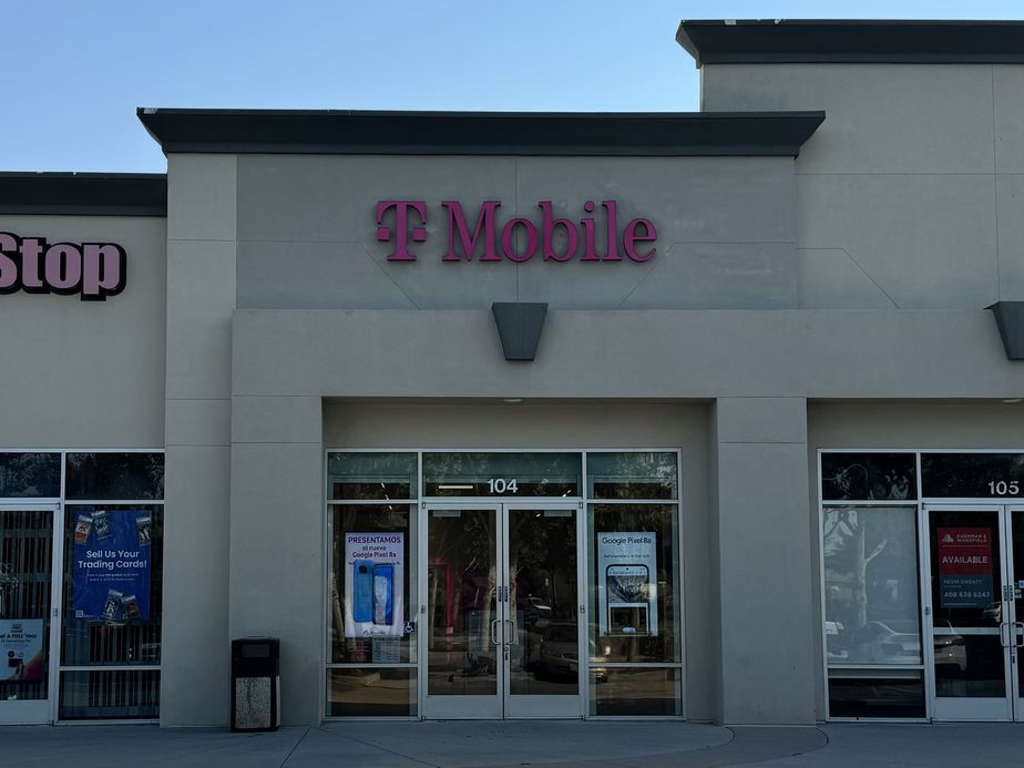Exterior photo of T-Mobile Store at Pacheco Center, Gilroy, CA