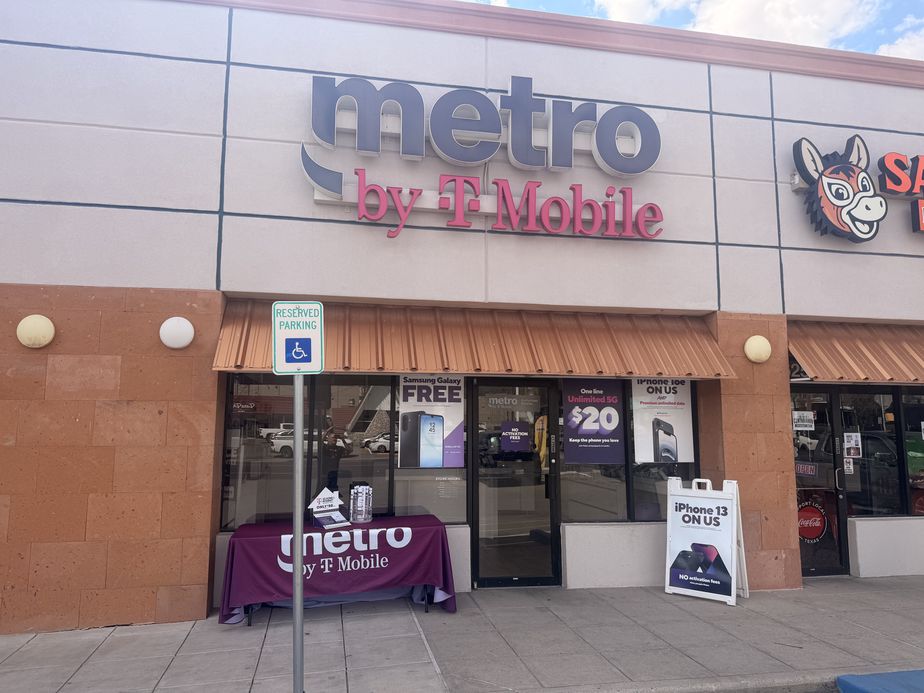 Metro by T-Mobile 2625 N Mesa St - 2625 N Mesa St 
