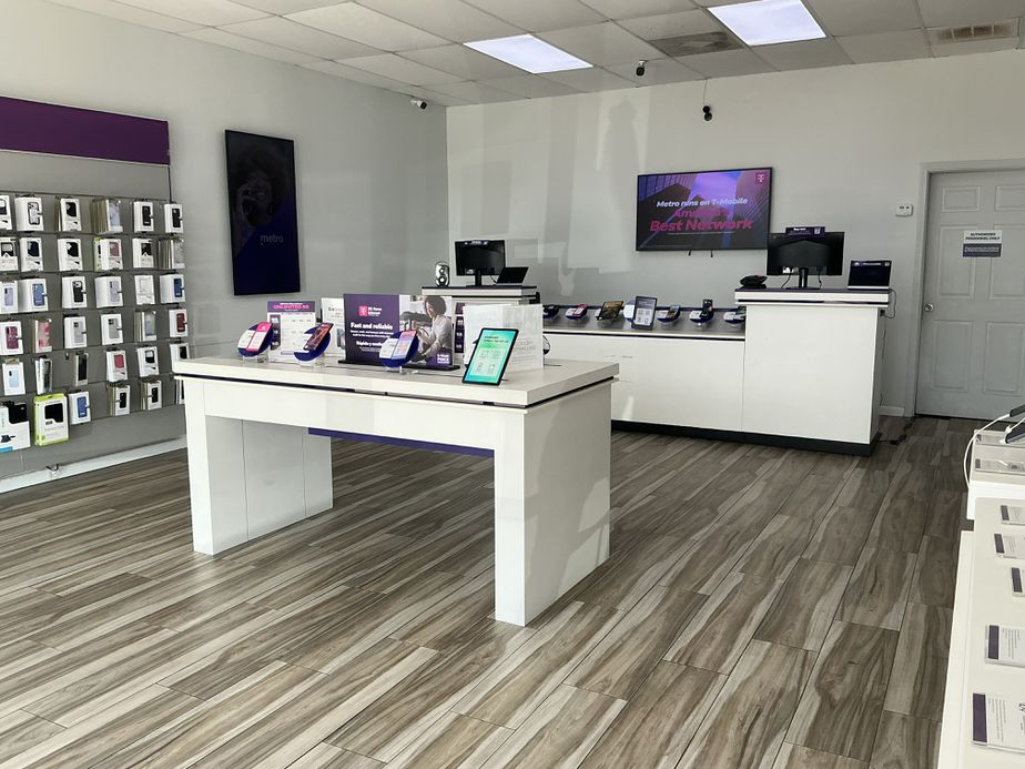 Metro by T-Mobile 5160 Franz Rd - 5160 Franz Rd 