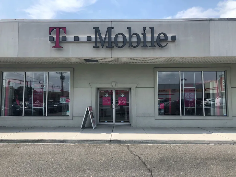Exterior photo of T-Mobile store at Jamaica & 251st St., Bellerose, NY